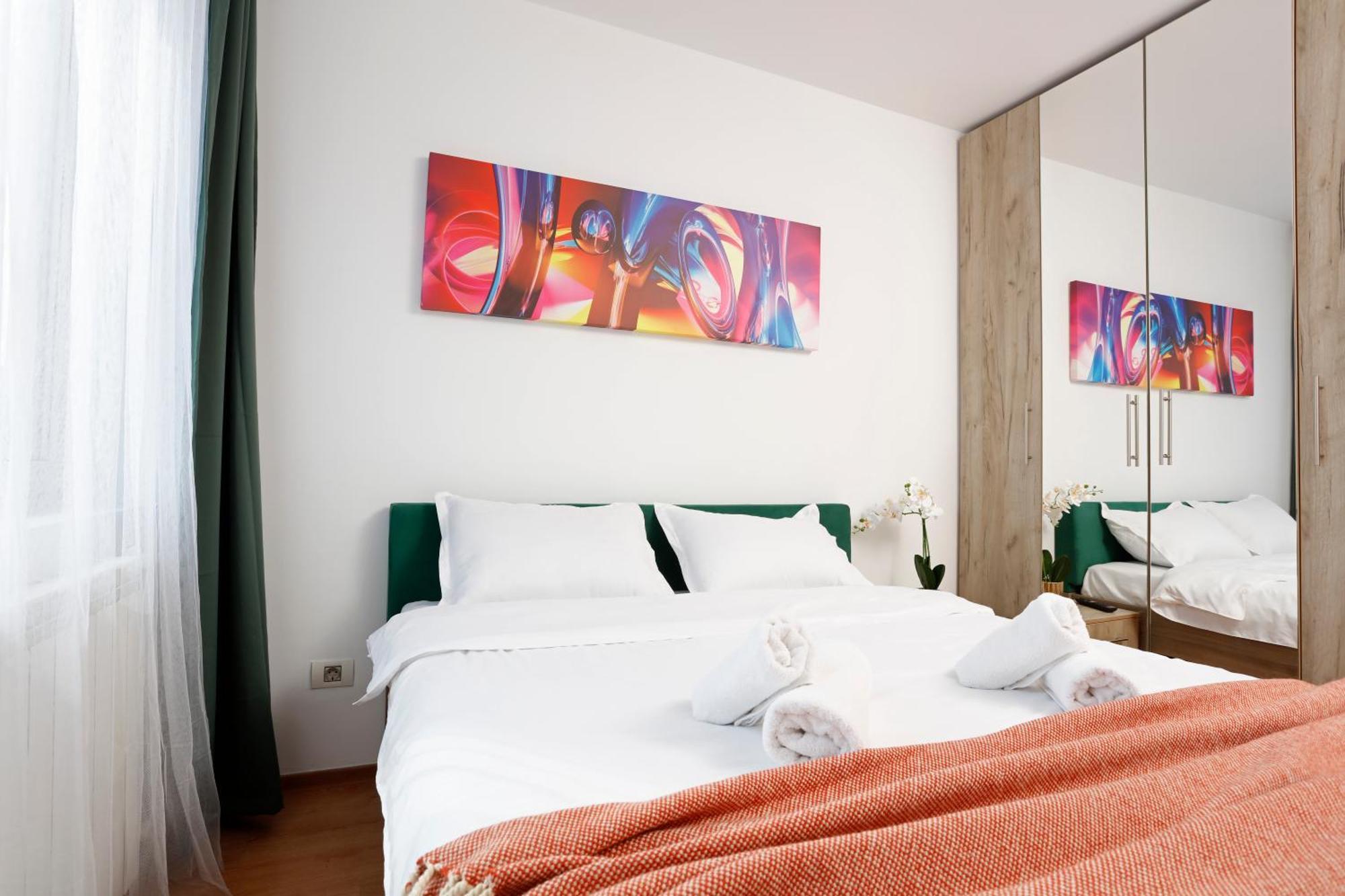 Enchanting Retreat - Historic Old Town - Pet-Friendly Haven - Steps From Unirii Bukarest Exterior foto